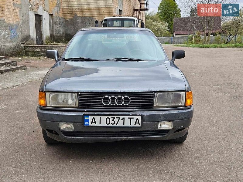 Седан Audi 80 1988 в Обухове