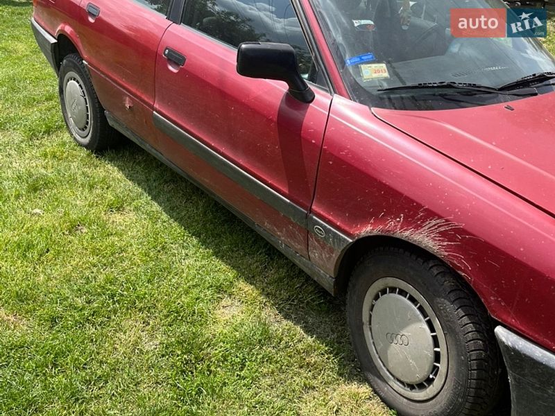 Седан Audi 80 1989 в Сарнах