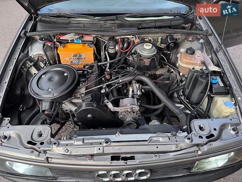 Седан Audi 80 1988 в Глобиному