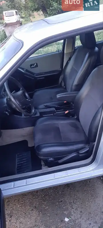 Audi 80 1988 VIN WAUZZZ89ZJA163886 фото оголошення 2 з 50