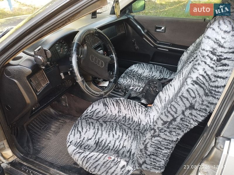 Седан Audi 80 1987 в Кременце
