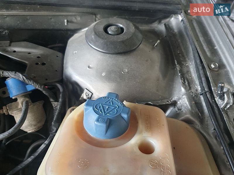 Седан Audi 80 1987 в Косові