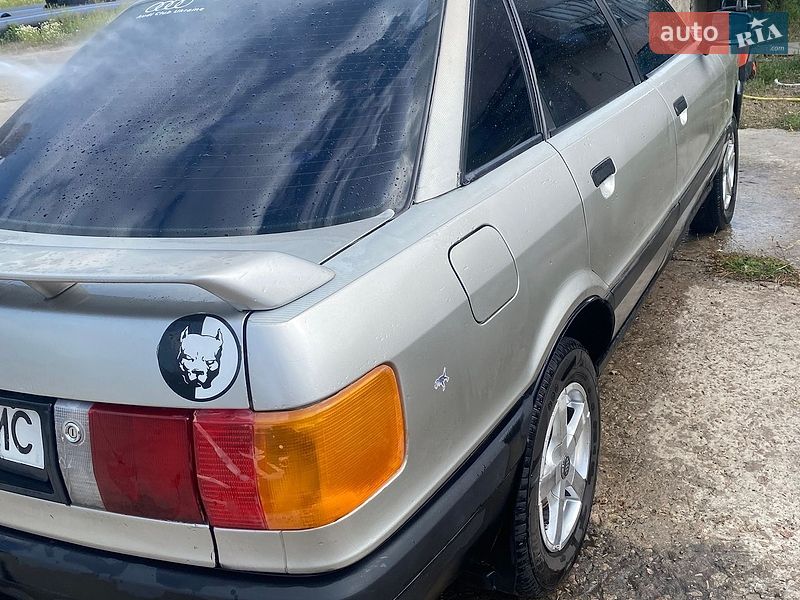 Седан Audi 80 1987 в Борисполі