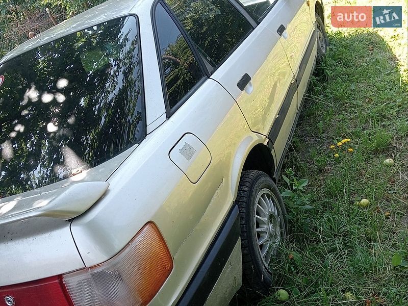 Седан Audi 80 1988 в Рава-Руській