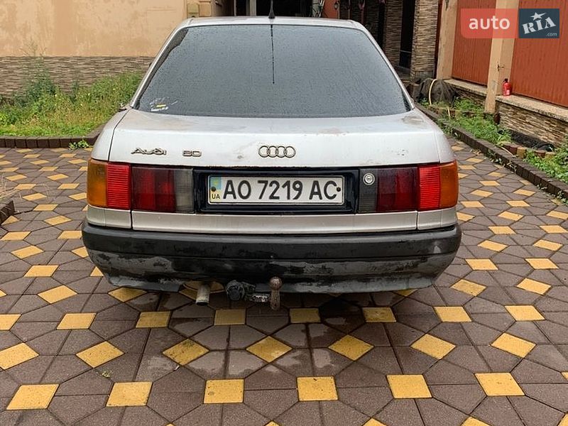 Седан Audi 80 1987 в Виноградові
