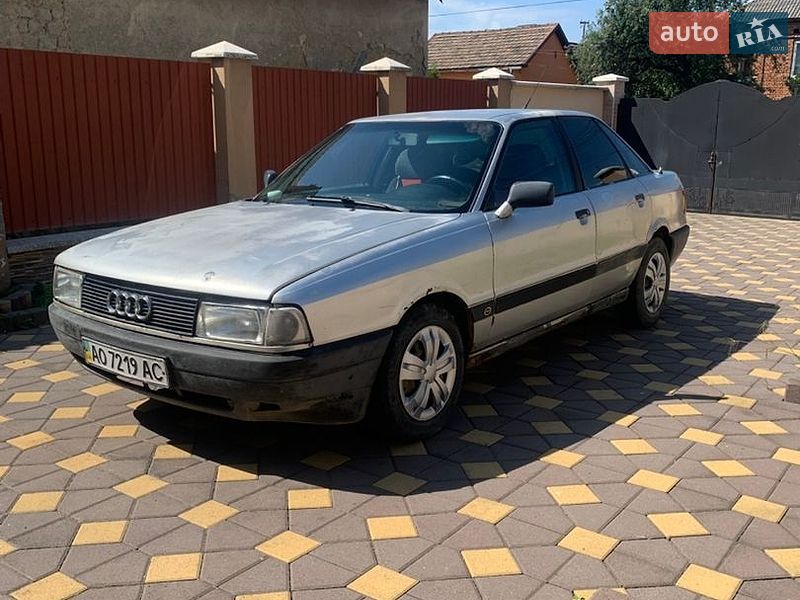 Седан Audi 80 1987 в Виноградові