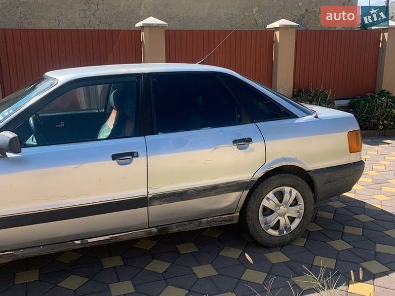 Седан Audi 80 1987 в Виноградові