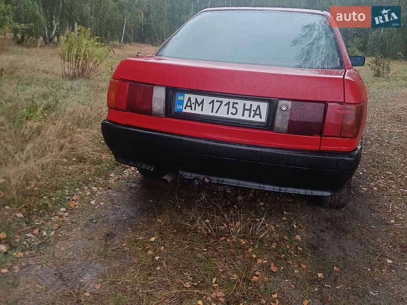 Седан Audi 80 1988 в Чуднові