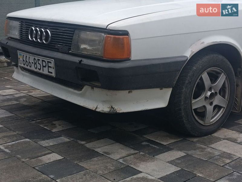 Седан Audi 80 1986 в Виноградове