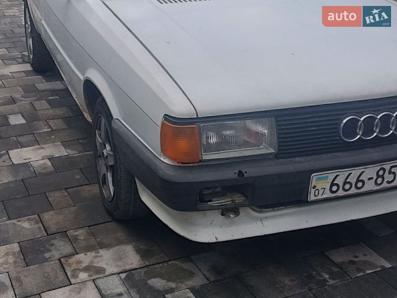 Седан Audi 80 1986 в Виноградове