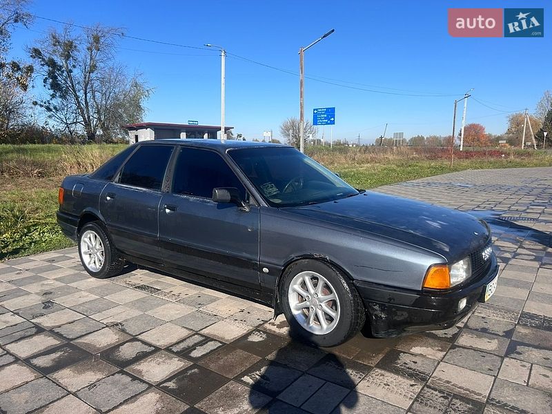 Седан Audi 80 1987 в Новом Калинове