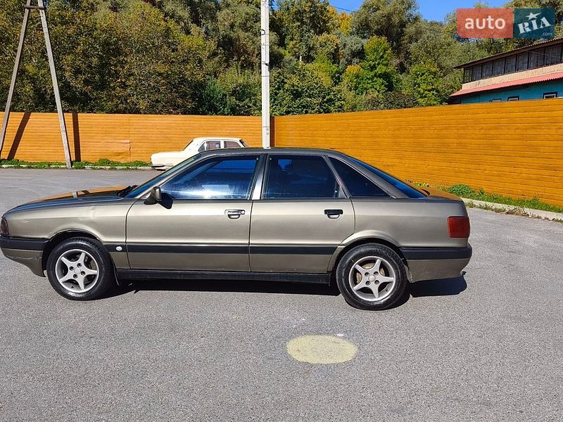 Седан Audi 80 1989 в Чернигове