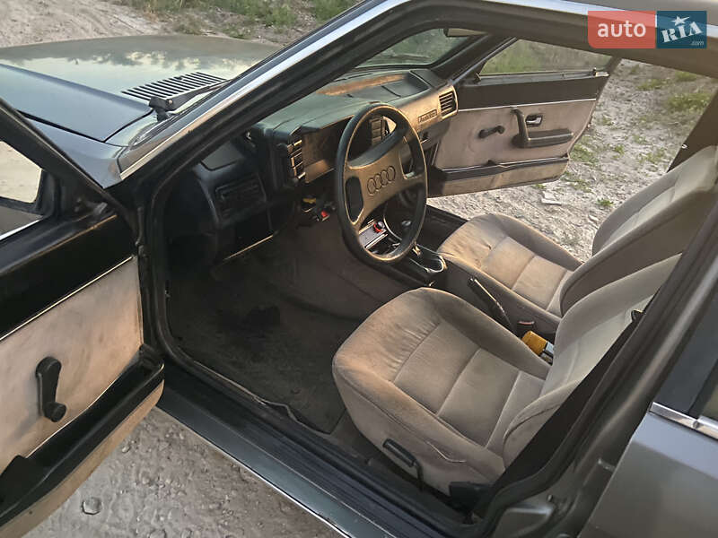 Седан Audi 90 1985 в Виннице