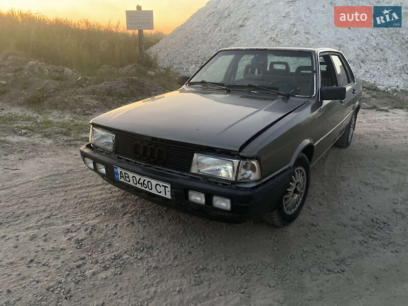 Седан Audi 90 1985 в Виннице