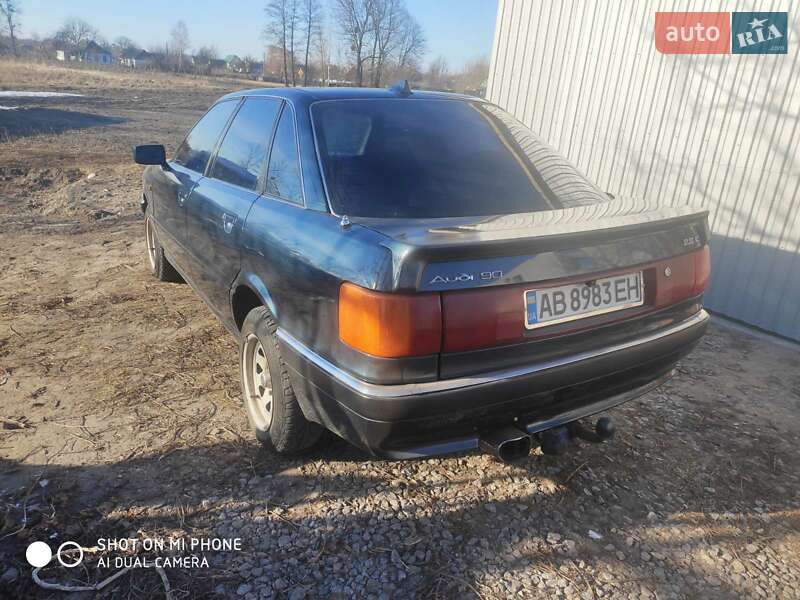 Седан Audi 90 1988 в Калиновке