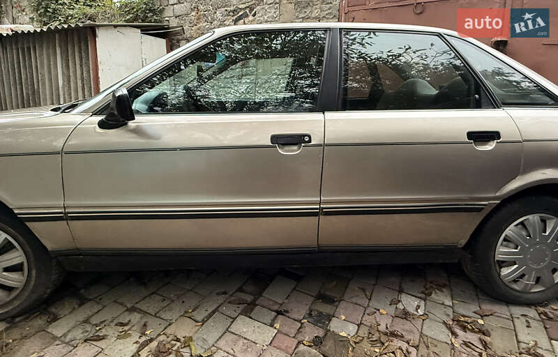 Седан Audi 90 1988 в Ровно