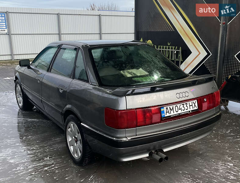 Седан Audi 90 1991 в Обухові