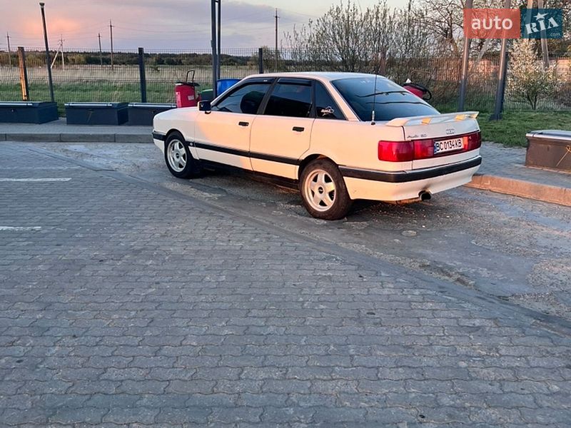 Седан Audi 90 1989 в Великих Мостах
