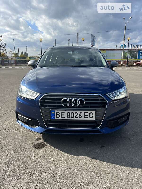 Хэтчбек Audi A1 2016 в 