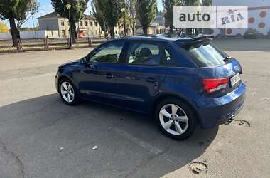Хэтчбек Audi A1 2016 в 