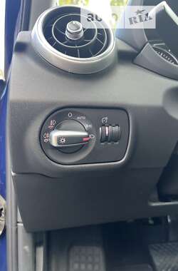 Хэтчбек Audi A1 2016 в 