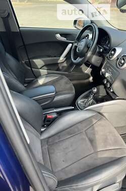 Хэтчбек Audi A1 2016 в 