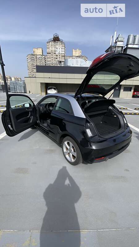 Хэтчбек Audi A1 2015 в Киеве