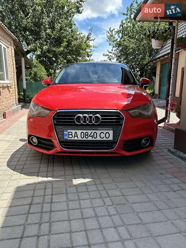 Хэтчбек Audi A1 2010 в Знаменке