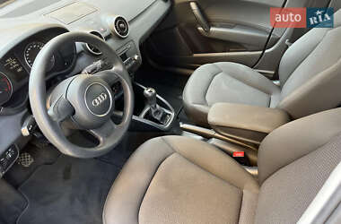 Хэтчбек Audi A1 2012 в 