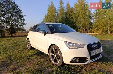 Хэтчбек Audi A1 2011 в 