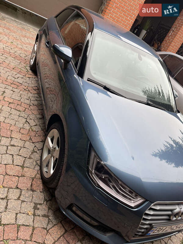 Хэтчбек Audi A1 2015 в Одессе