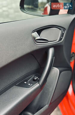 Хетчбек Audi A1 2012 в 
