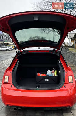 Хетчбек Audi A1 2012 в 