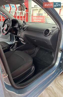 Хэтчбек Audi A1 2012 в 