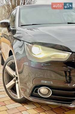 Хэтчбек Audi A1 2010 в 