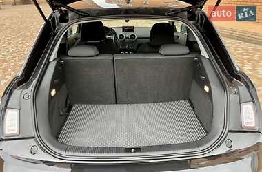 Хэтчбек Audi A1 2010 в 