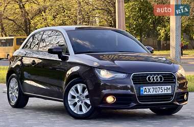 Хэтчбек Audi A1 2011 в 