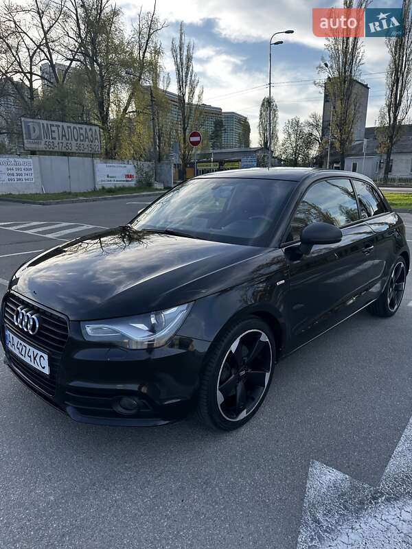 Хетчбек Audi A1 2011 в 