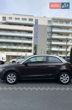 Хэтчбек Audi A1 2010 в 