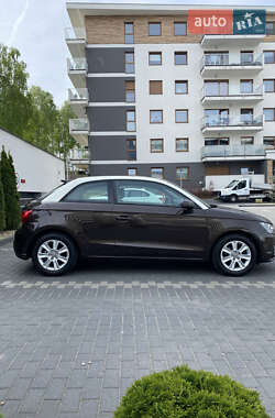 Хэтчбек Audi A1 2010 в 