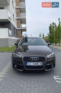 Хэтчбек Audi A1 2010 в 