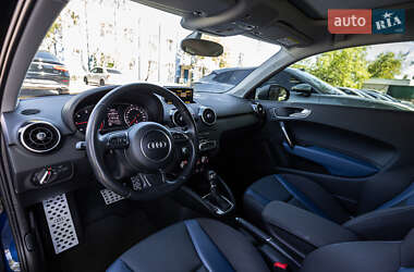 Хетчбек Audi A1 2015 в 
