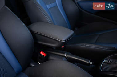 Хетчбек Audi A1 2015 в 