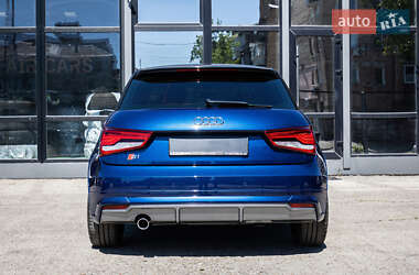 Хетчбек Audi A1 2015 в 
