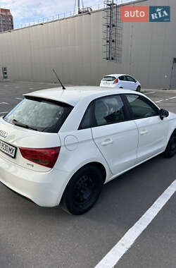 Хэтчбек Audi A1 2013 в 