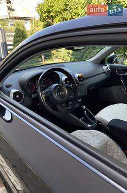Хетчбек Audi A1 2011 в 
