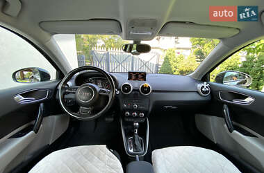 Хетчбек Audi A1 2011 в 
