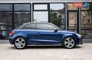 Хэтчбек Audi A1 2015 в 