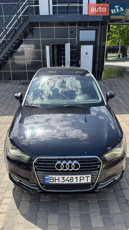 Хэтчбек Audi A1 2010 в Южном