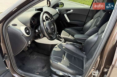 Хэтчбек Audi A1 2013 в 